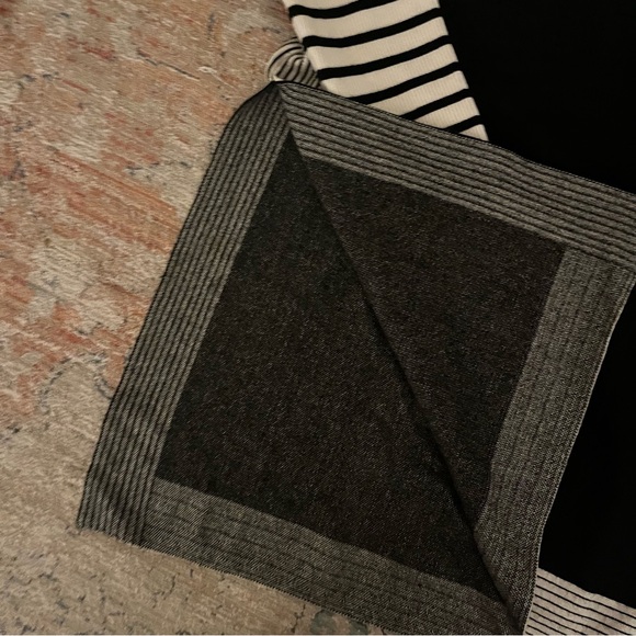 Zenana Outfitters • 1X Mock Neck Poncho Sweater • EUC - Picture 4 of 6